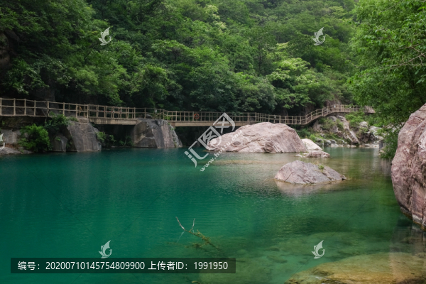 湖水棧道