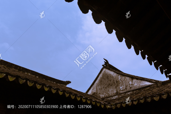 坐井觀天