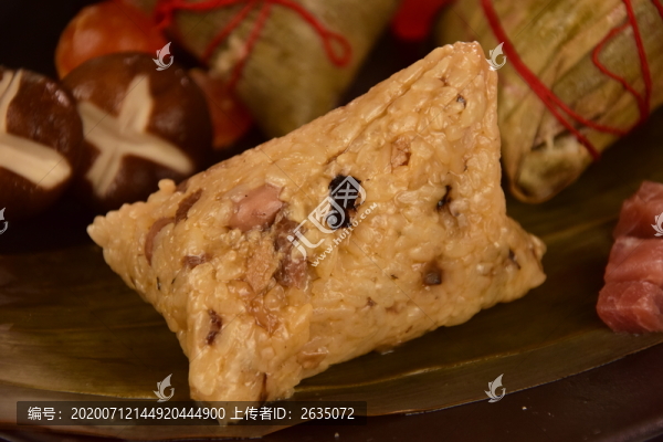 香菇筍丁鮮肉粽子