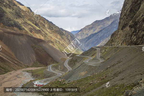 新疆獨(dú)庫公路