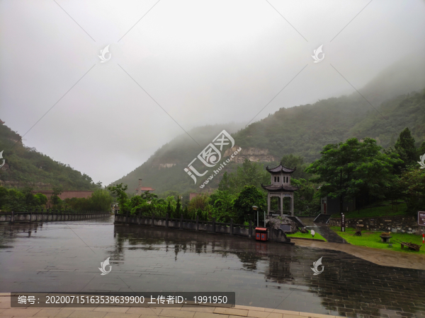 雨后的青山