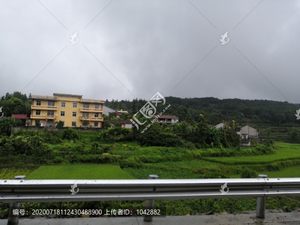 路上風(fēng)景