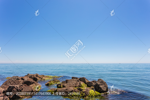 海邊礁石