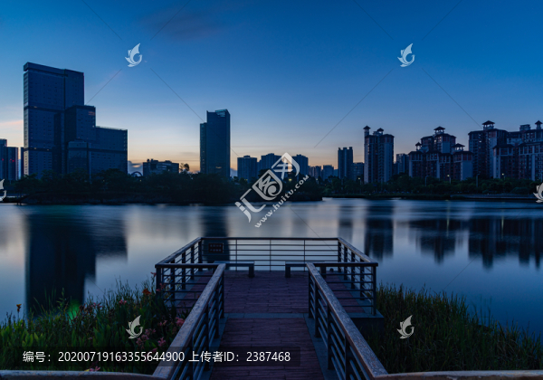 黎明的城市