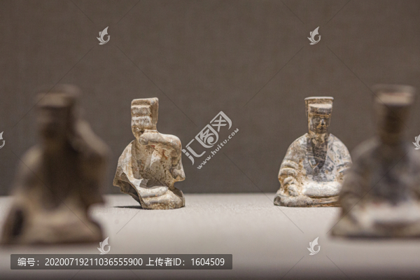 陶聆聽俑