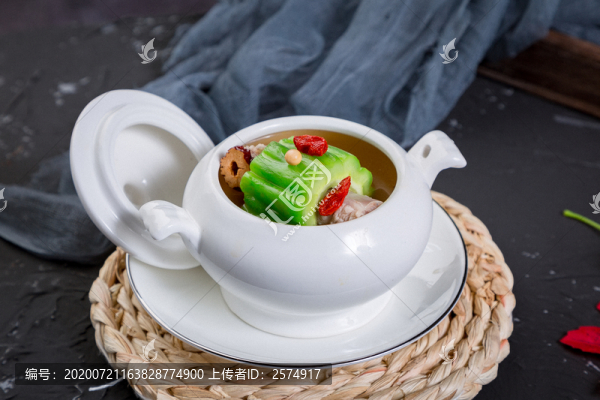涼瓜燉排骨