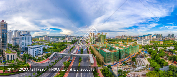 建設(shè)中的春蕾小學(xué)