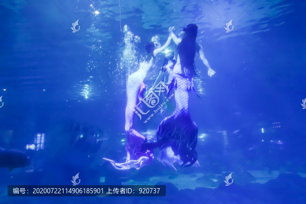美人魚表演