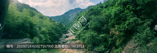 高山溪流