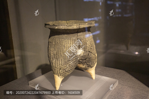 古代三足陶鼎