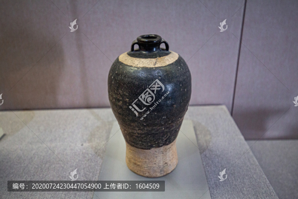 宋代小口雙耳瓷瓶