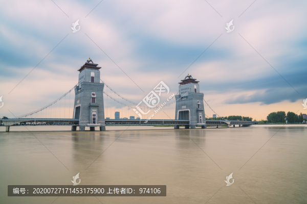淮河上的揚州萬福大橋和自然風光