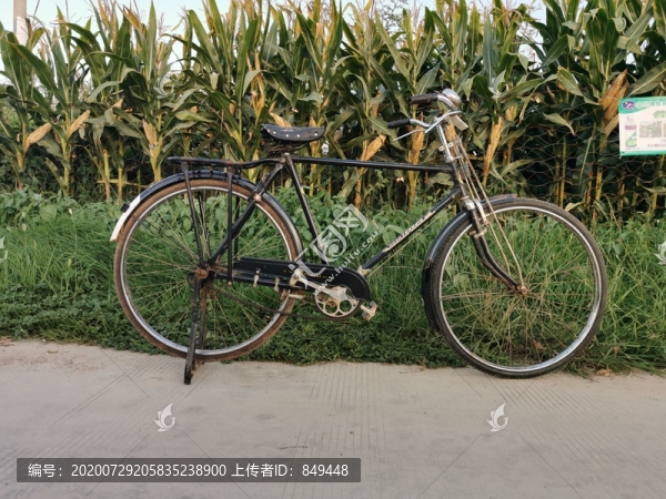 老照片童年記憶之老式自行車