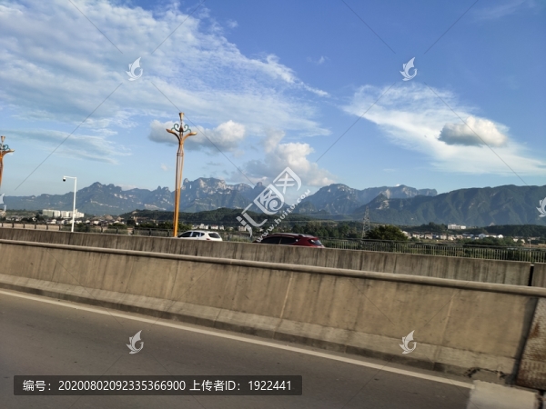 夏天的天門山