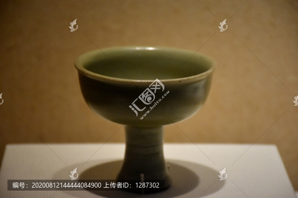 元代龍泉窯青瓷高足杯