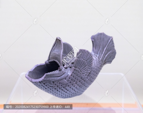越窯青釉摩竭形器