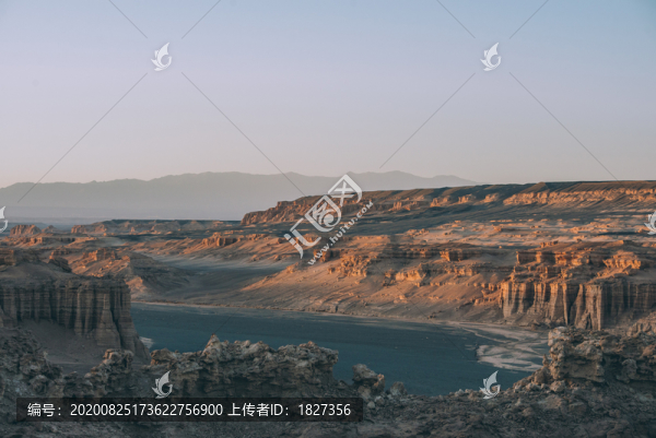 新疆大海道無(wú)人區(qū)