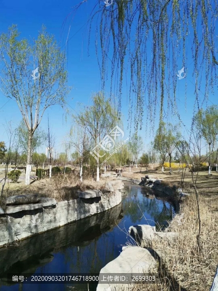 小河