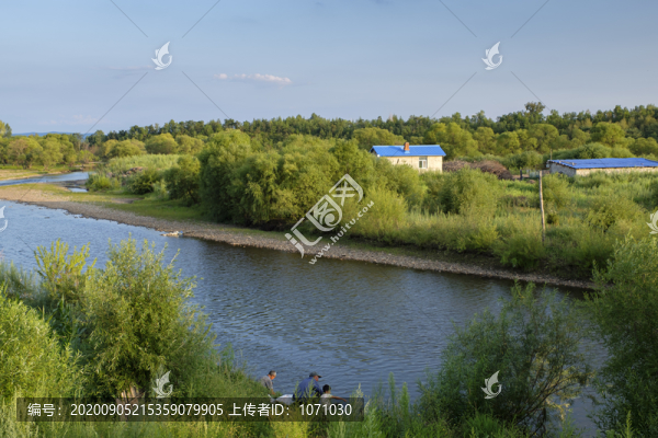夏日小河