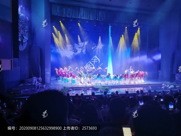 民族舞表演