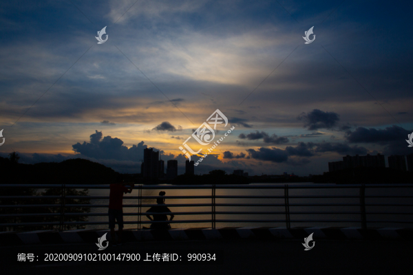 晚霞