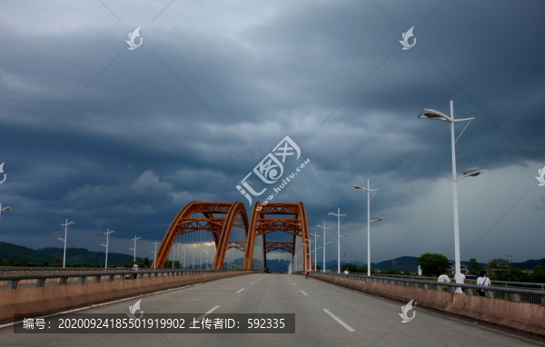 暴風(fēng)雨
