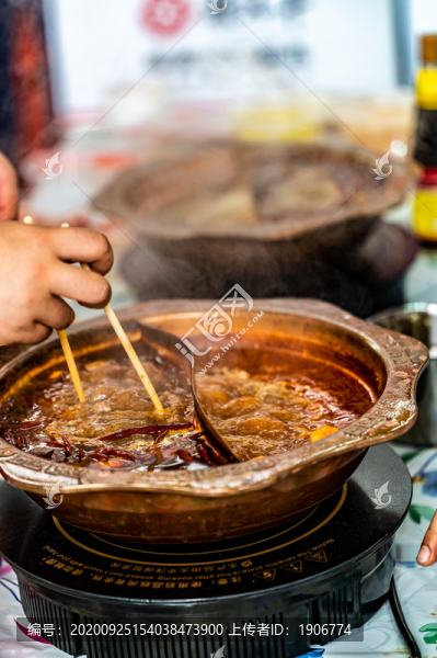 美食麻辣火鍋現(xiàn)場(chǎng)制作