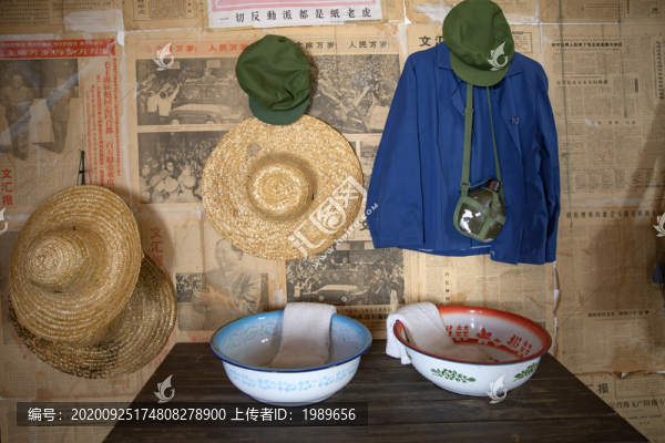 知識(shí)青年下鄉(xiāng)生活場景