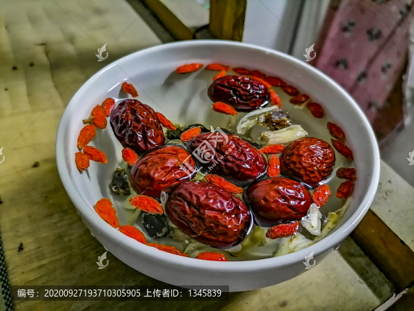 美顏安神湯滋補湯紅棗湯養(yǎng)神