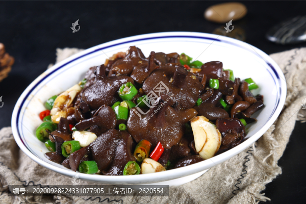 爆炒牛肝菌