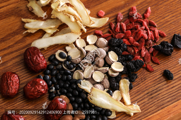 桃仁黃精烏雞湯