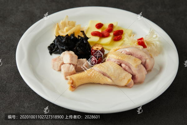 石耳燉老雞湯