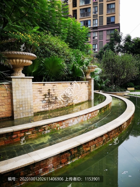 小區(qū)水池