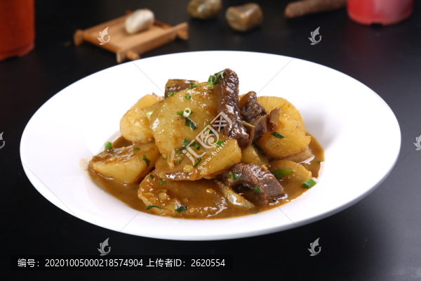 肉汁蘿卜燒牛腩