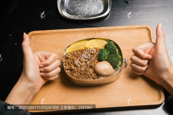 鹵肉飯
