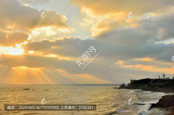 山東威海成山頭海上日出耶穌光