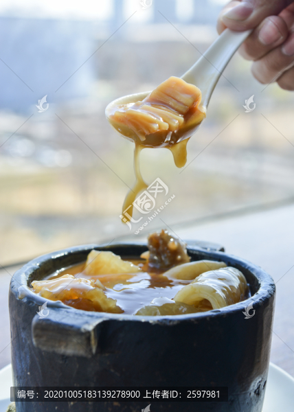 鮑魚(yú)海參煲