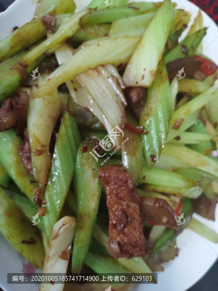 芹菜炒肉