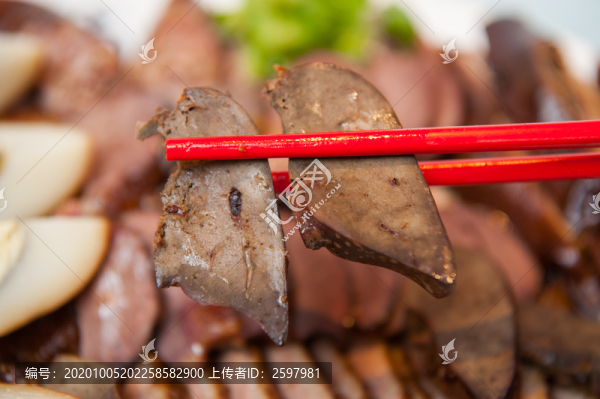鹵鴨肝片