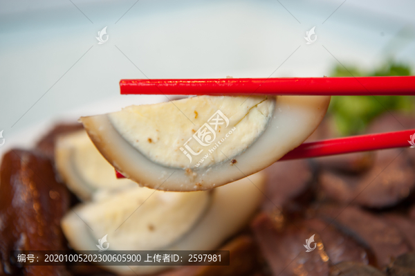 鹵蛋