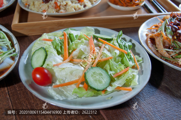 包心菜胡蘿卜黃瓜色拉