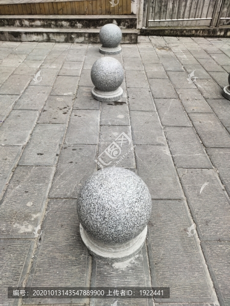 停車場路障圓形石球