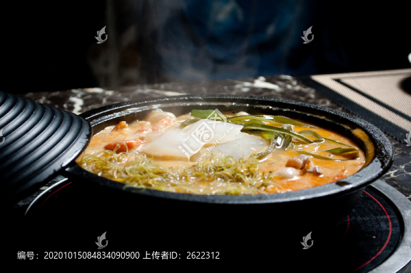 海鮮雜魚(yú)鍋