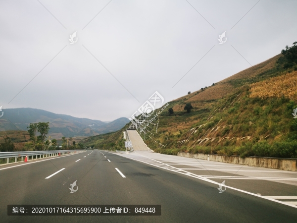 高速公路緊急避難匝道