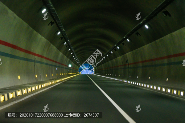 高速公路遂道