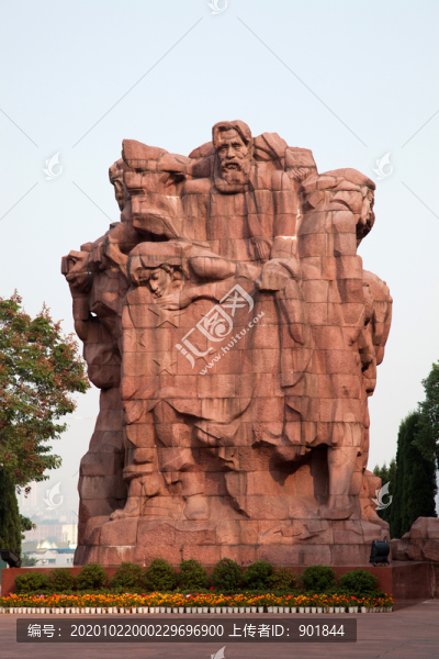 重慶紅巖魂廣場(chǎng)浩氣長(zhǎng)存烈士群雕