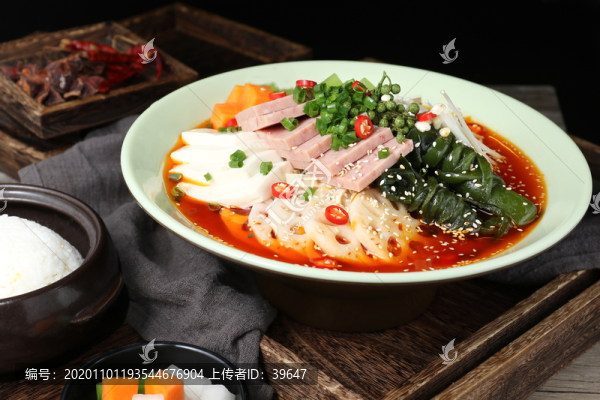 梅林午餐肉麻辣燙