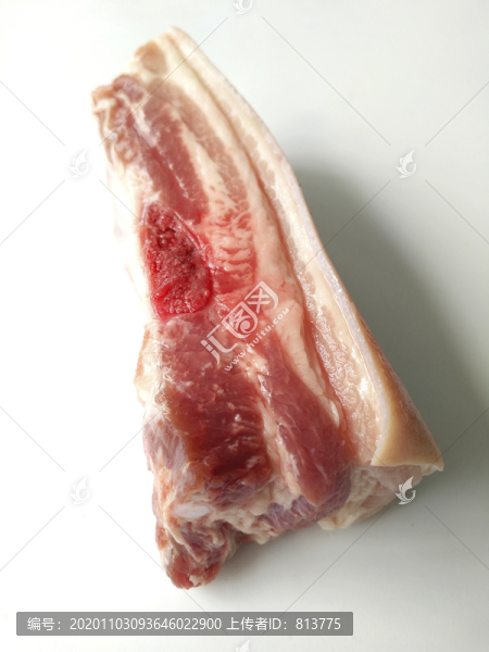 一塊鮮豬肉圖