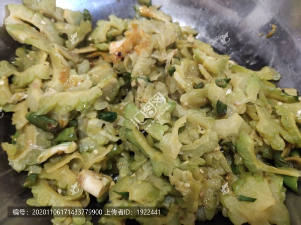 炒苦瓜特寫(xiě)