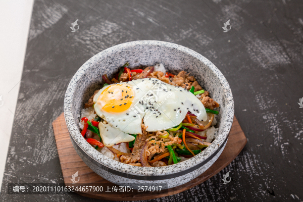 肥牛拌飯